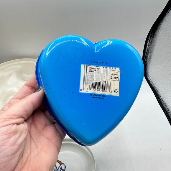 Vintage Plastic Easter Candy Containers set of 2 Bunny - Picture 13 of 15